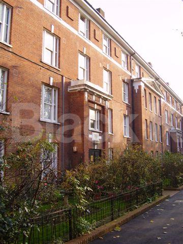 			1 Bedroom, 1 bath, 1 reception Flat			 Peckett Square, HIGHBURY N5